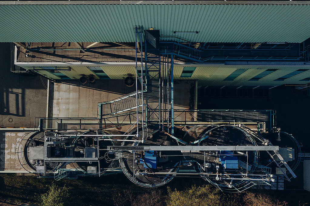 Ein Teil des Müllheizkraftwerks Kempten aus der Vogelperspektive. 