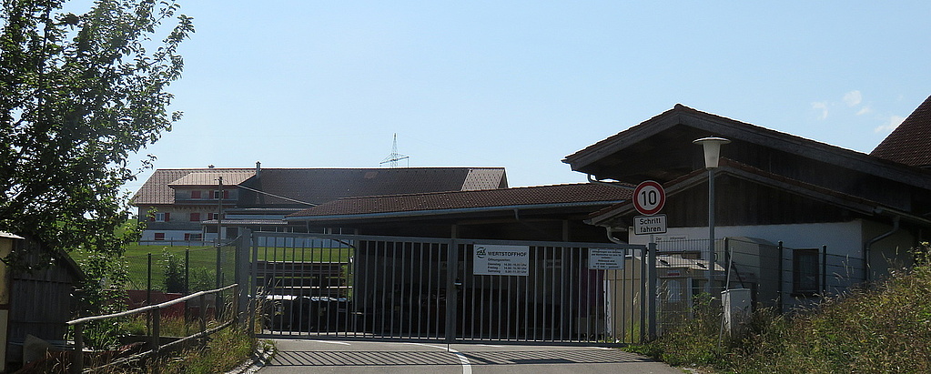 Einfahrt zum Wertstoffhof in Scheidegg