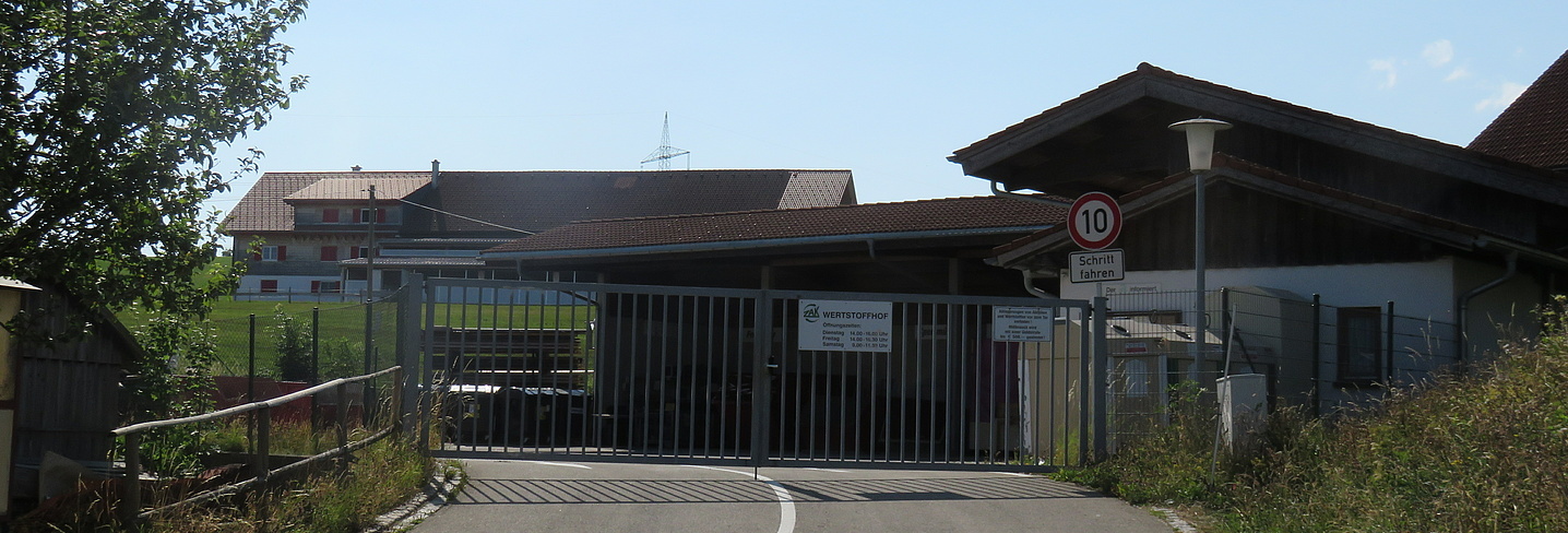 Einfahrt zum Wertstoffhof in Scheidegg