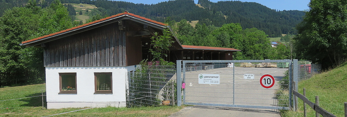 Einfahrt zum Wertstoffhof in Weitnau