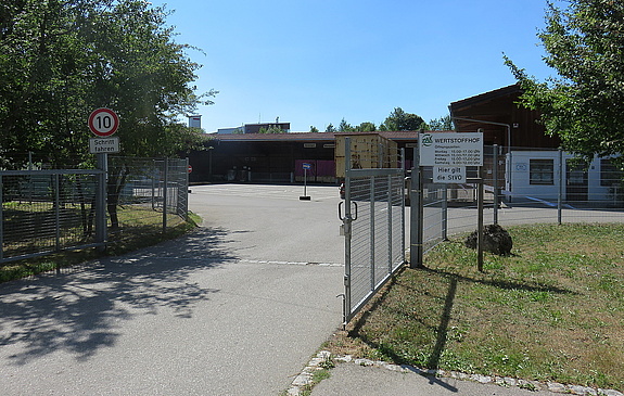 Einfahrt zum Wertstoffhof in Waltenhofen