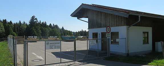 Einfahrt zum Wertstoffhof in Oy-Mittelberg