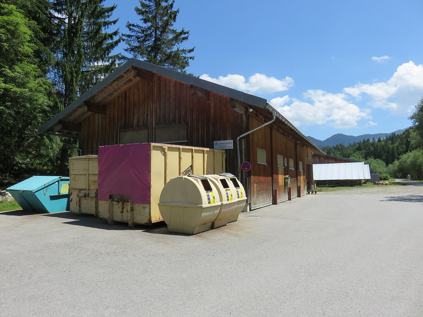 Einfahrt zum Wertstoffhof in Balderschwang