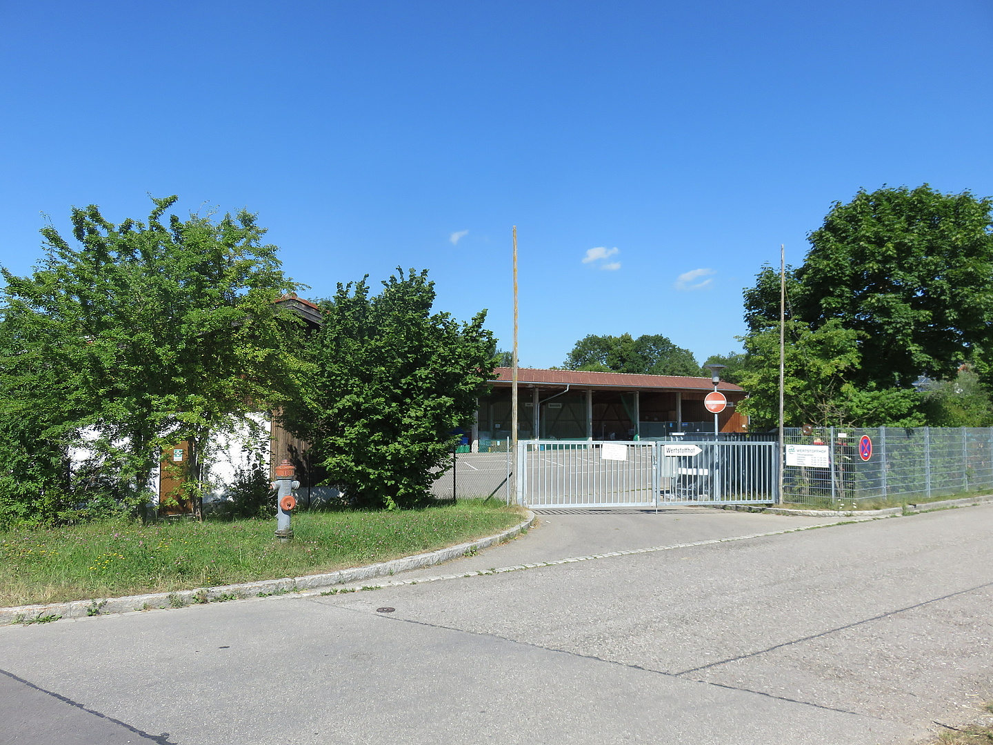 Einfahrt zum Wertstoffhof in Durach