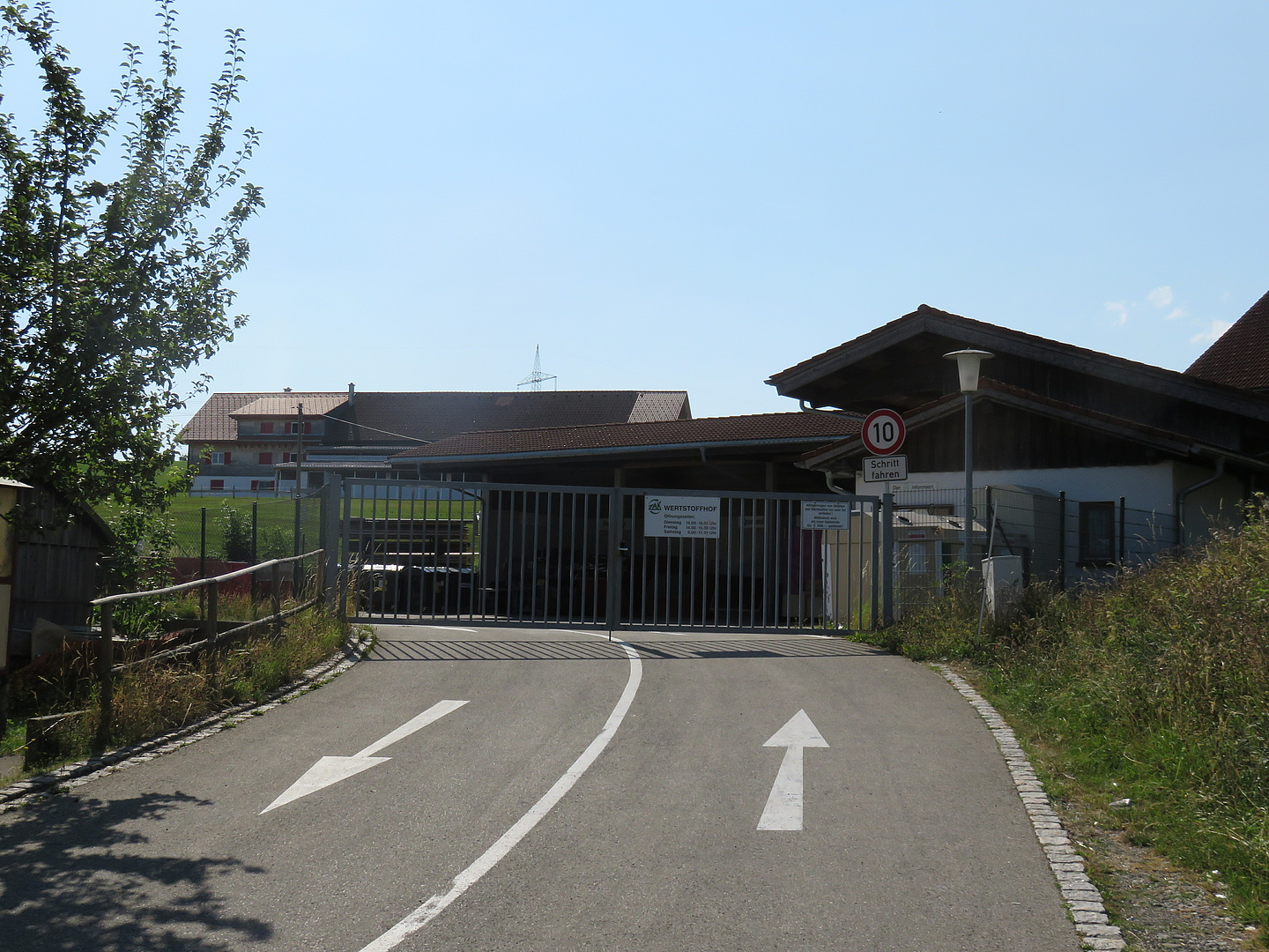 Einfahrt zum Wertstoffhof in Scheidegg
